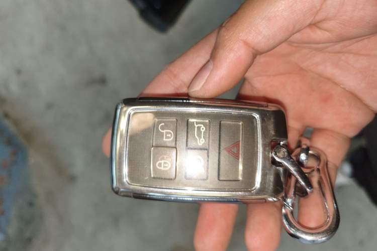 Used Land Rover Range Evoque 2020 249 PS R-DYNAMIC SE Sport Technology Edition Vehicle Key