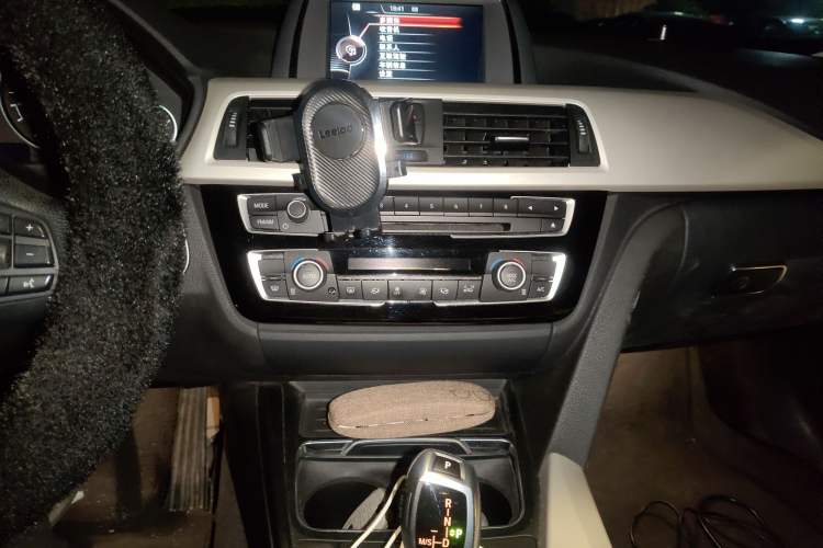 Used BMW 3 Series GT 2017 320i Sport Edition
