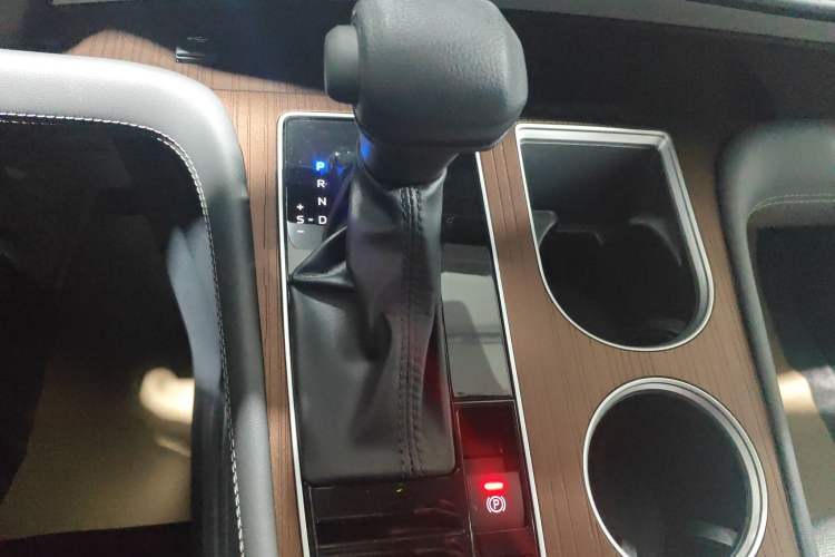 Used Toyota Sienna 2026 Model 2.5L Dual-Engine Two-Wheel-Drive Comfort Edition
