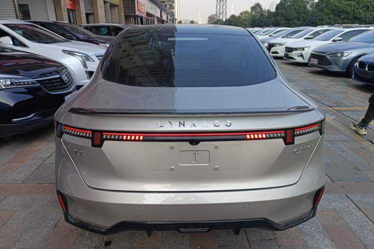 Used Lynk & Co 07 2024 EM-P 126 Long-Range Halo
