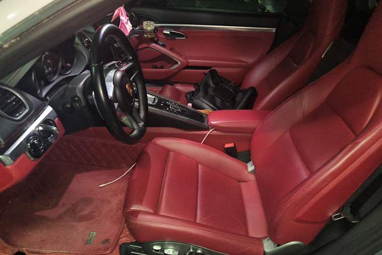 Used Porsche 718 2018 Boxster 2.0T Left Front Seat