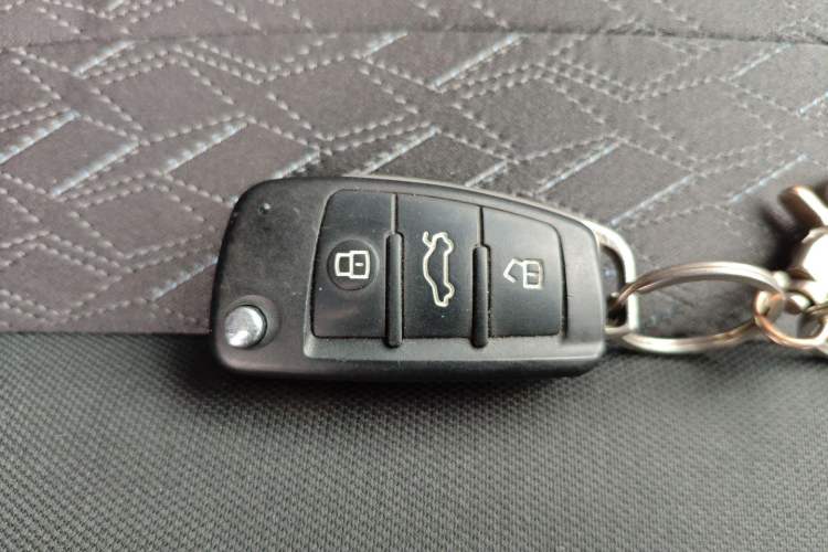 Used JAC Refine M4 2016 2.0L Manual Luxury Version