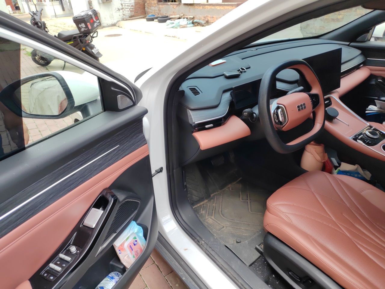 Geely Galaxy L6 2025 EM-i 60km Exploration Edition — снимка 16