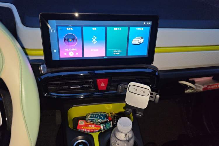 Used SOL E10X 2021 302 km Range Fashion Edition 31.4 kWh Audio And AC Panel