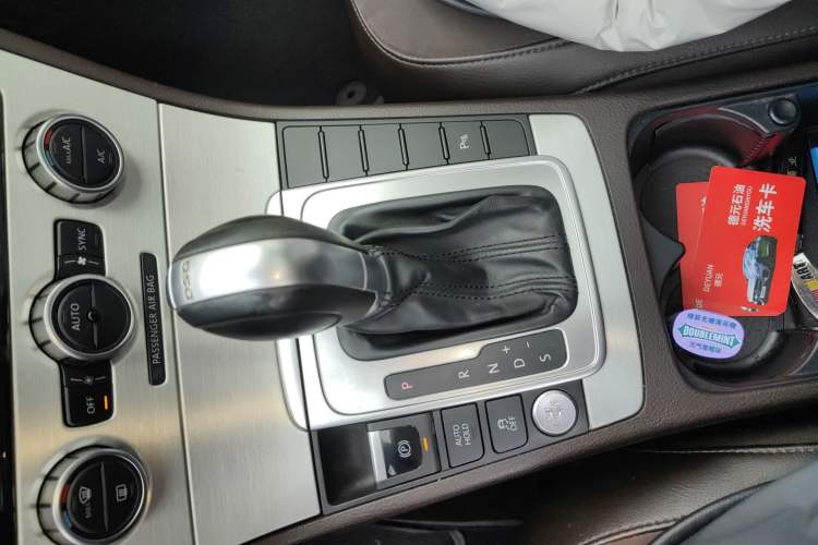 Used Volkswagen Magotan 2012 Travel Edition 2.0 TSI Comfort Version Gear Lever