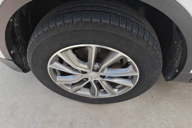 Used Geely Auto Emgrand X7 Sport 2018 1.8TD Automatic Two-Wheel Drive Smart Connect 4G Internet Edition Left Front Wheel Hub