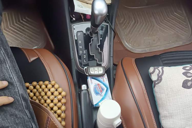 Used Hyundai Verna Ray 2014 1.6L Automatic TOP Gear Lever