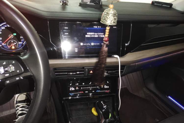 Used Volkswagen Passat New Energy 2020 430 PHEV Hybrid Luxury Edition China VI Standard Audio And AC Panel