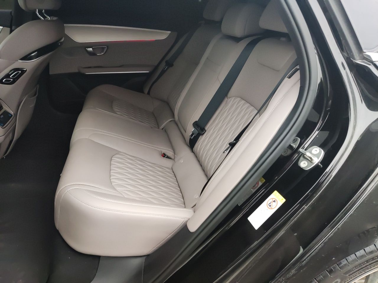 BYD Han 2024 EV Glory Edition 506KM Front-Wheel-Drive Premium Model — снимка 17