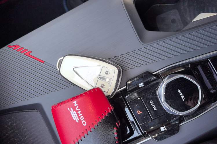 Used Oshan Z6 2022 Blue Whale 1.5T DCT Luxury Model