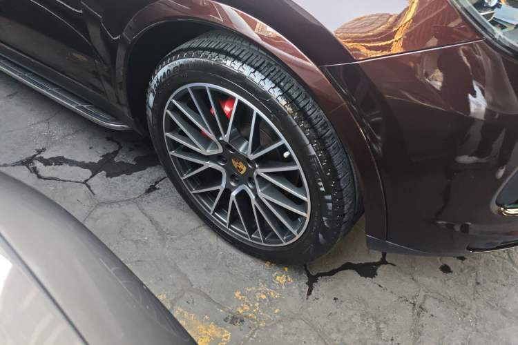 Used Porsche Cayenne 2019 Cayenne 3.0T Right Front Wheel Hub