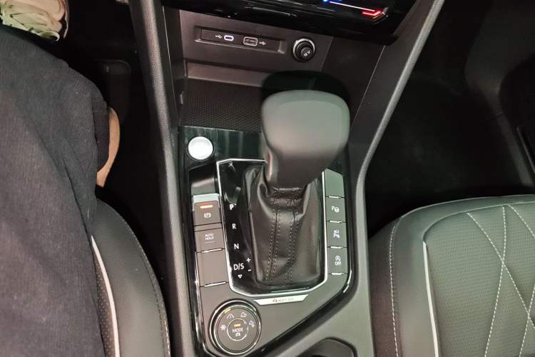 Used Volkswagen Tiguan L 2024 380TSI Automatic All-Wheel Drive R-Line Enhanced 7-Seater