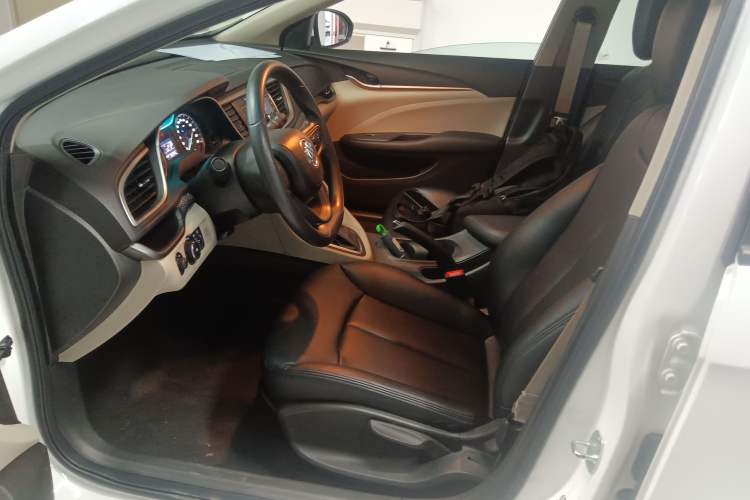 Used Buick GT 2019 15T Dual-Clutch Advanced Version China VI Standard Left Front Seat