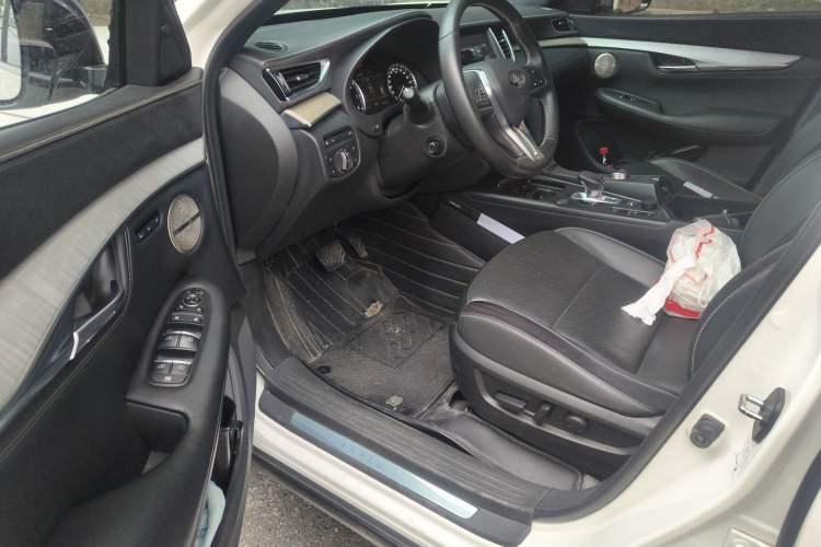 Used Infiniti QX50 2018 2.0T Four-Wheel Drive Luxury Edition Interior 3