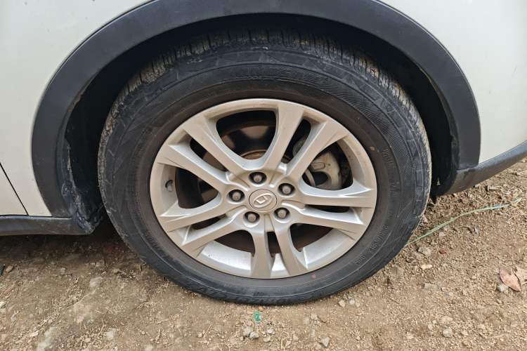 Used Huatai Santa Fe 2017 1.5T Gasoline Automatic Two-Wheel-Drive Elite Model
