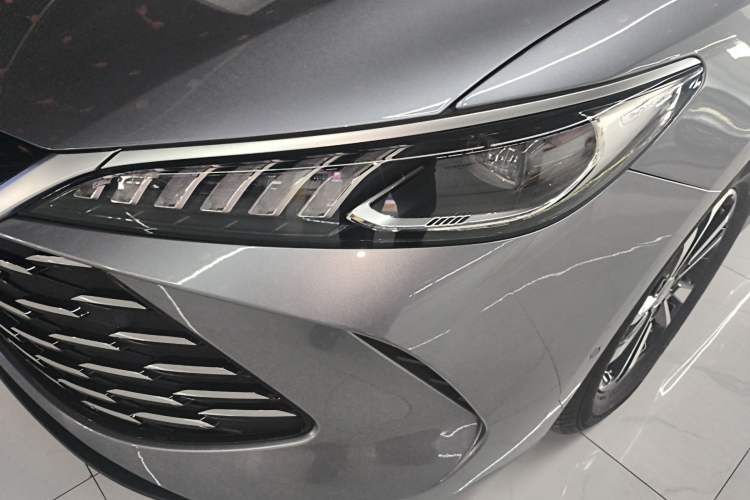 Used BYD Qin PLUS 2025 DM-i Smart Drive 120KM Superior Model
