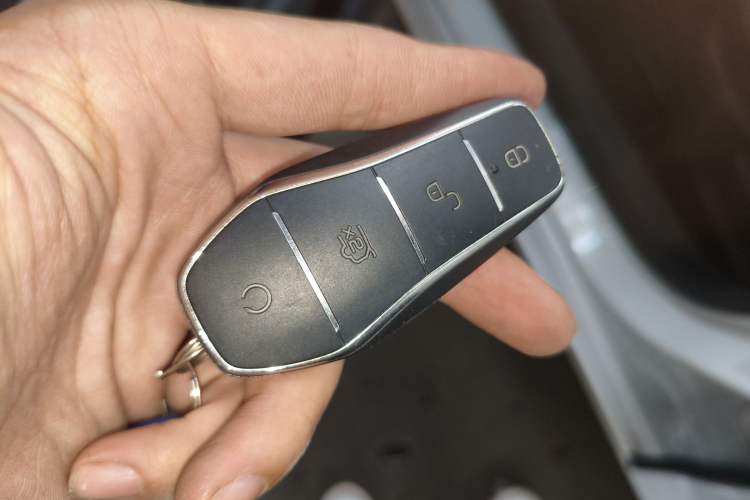 Used BYD Qin PLUS 2021 EV 400KM Leading Comfort Edition Vehicle Key