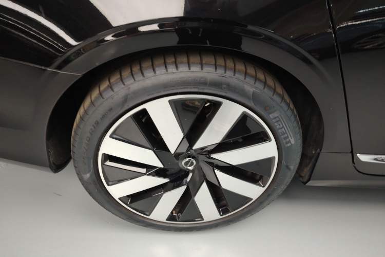 Used Volvo S90 New Energy 2024 Plug-in Hybrid Four-Wheel Drive Long-Range Luxury Smart Edition
