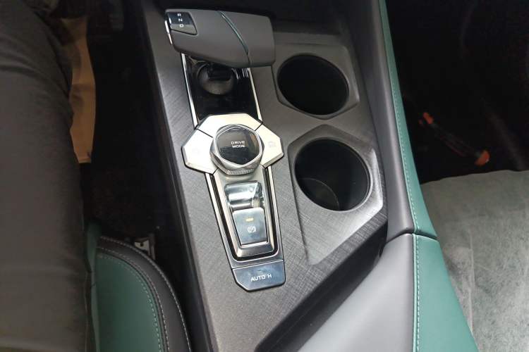 Used CHANGAN UNI-V iDD 2024 Blue Whale Smart Electric iDD 136km ZhiKu Model