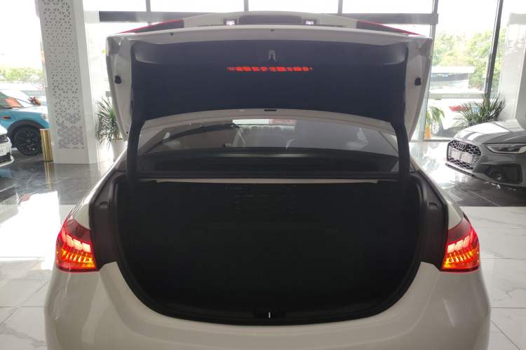 Used Mercedes-Benz C-Class 2024 Second Facelift C 260 L Sport Edition Trunk