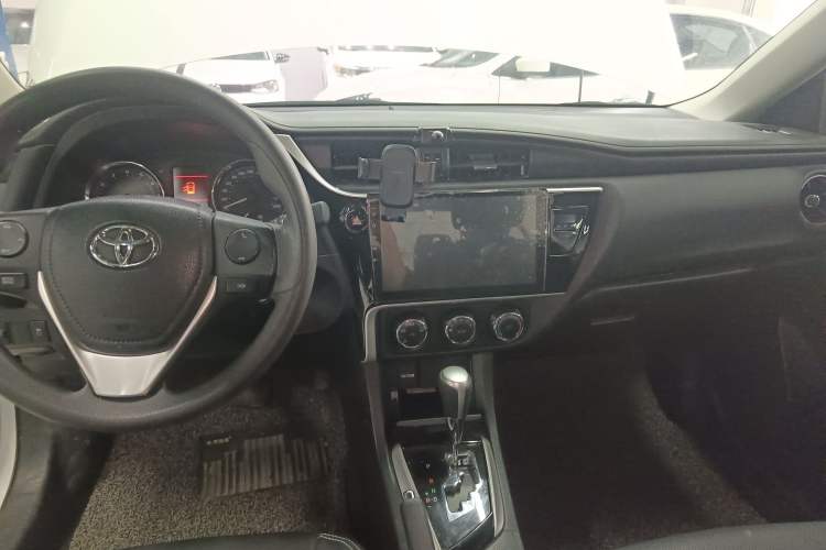 Used Toyota Corolla 2017 Revised Version 1.2T S-CVT GL-i Audio And AC Panel