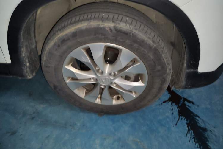 Used Honda CR-V 2013 2.4L two-wheel drive luxury version Right Front Wheel Hub