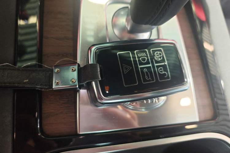 Used Land Rover Discovery Sport 2021 249 PS R-Dynamic SE Performance Tech Edition 5 Seats Vehicle Key