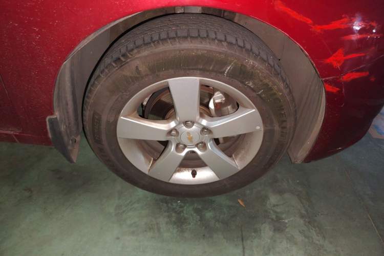 Used Chevrolet Cruze 2013 1.8L SE AT Right Front Wheel Hub
