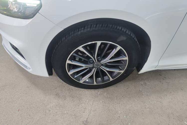 Used Geely Auto Preface 2021 2.0TD Luxury Version Left Front Wheel Hub