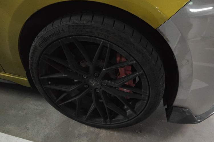 Used Lynk & Co 03 2020 03+ 2.0TD Automatic Wind-Chasing Edition Right Front Wheel Hub