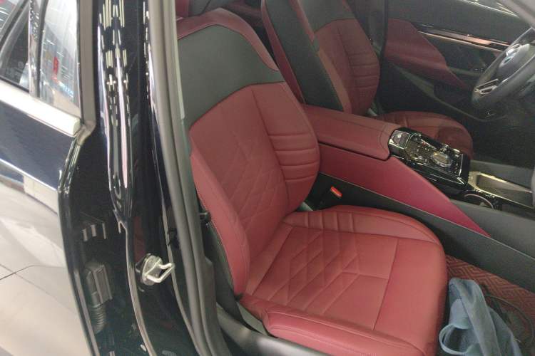 Used BMW 5 Series 2024 530Li Luxury Edition M Sport Package