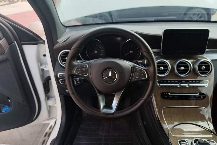Used Mercedes-Benz GLC Coupe 2019 GLC 260 4MATIC Coupe SUV Steering Wheel