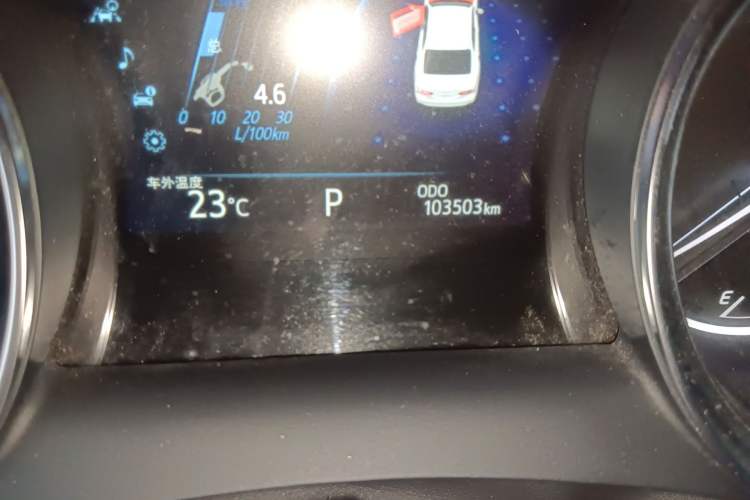 Used Toyota Camry 2018 Dual-Engine 2.5 HG Luxury Edition Odometer Close Up