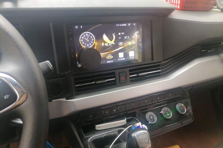 Used Dongfeng Yufeng 2023 V9+ 2.0T Manual Front-Wheel-Drive Multi-Function Mid-Roof Van with 7/8/9 Seats Audio And AC Panel