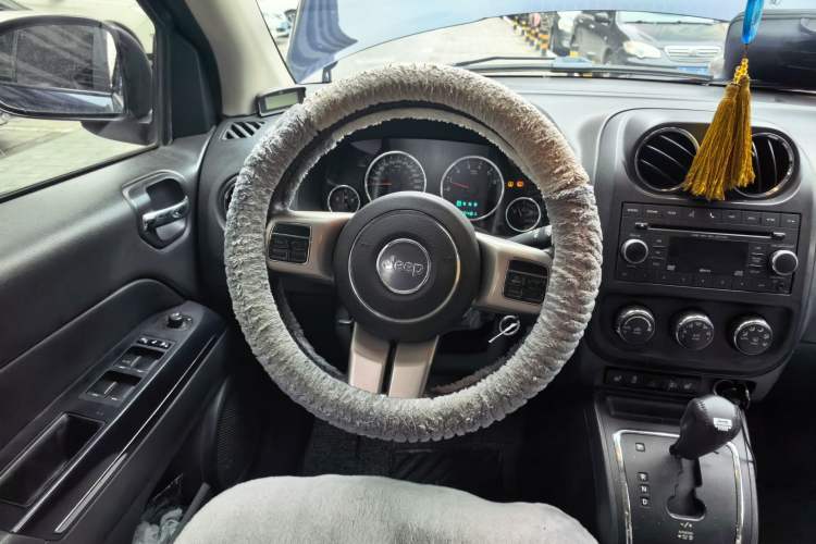 Used Jeep Compass 2012 2.4L Four-Wheel Drive Urban Edition Steering Wheel