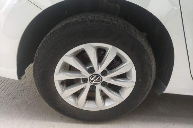 Used Volkswagen Bora 2024 200TSI DSG Comfort Edition Right Rear Wheel Hub