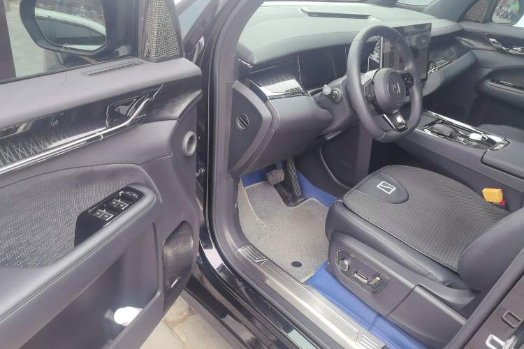 Used Zeekr 009 2022 WE Edition
