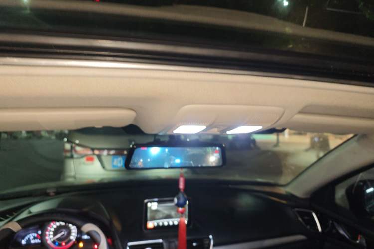 Used Mazda 3 Axela 2016 Sedan 1.5L Automatic Luxury Model Headliner