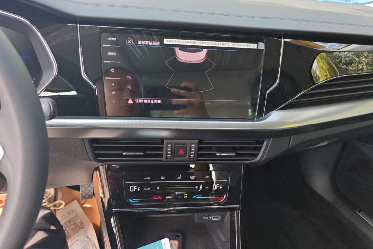 Used Volkswagen Passat New Energy 2025 430 PHEV Hybrid Business Edition Audio And AC Panel