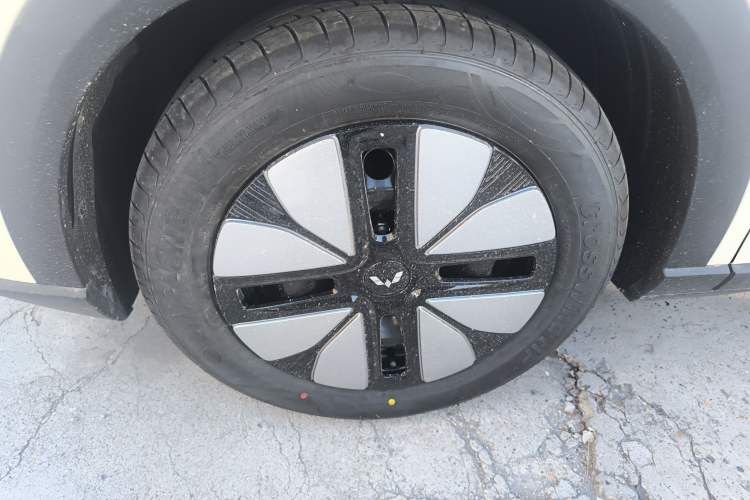 Used Wuling Bingo S 2025 Model 325km Deluxe Edition