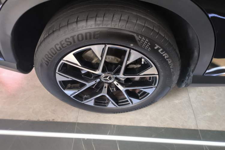 Used Mercedes-Benz GLC 2023 Facelift GLC 260 L 4MATIC Dynamic Version 5 Seats Right Rear Wheel Hub