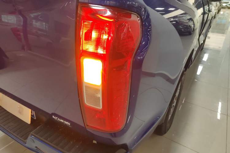 Used Great Wall Poer 2021 2.0T Commercial Version Automatic Diesel 4x4 Elite Long-Box GW4D20M