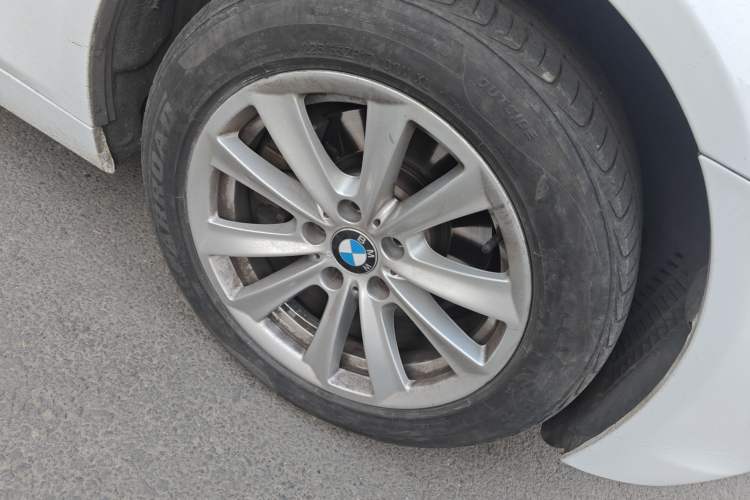 Used BMW 5 Series 2013 525Li Luxury Model
