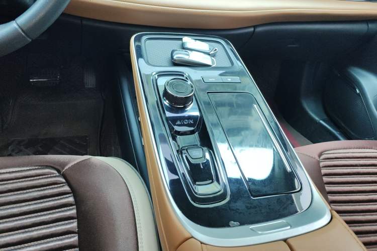 Used AION S 2023 Meizu 580 Lithium Iron Phosphate Gear Lever