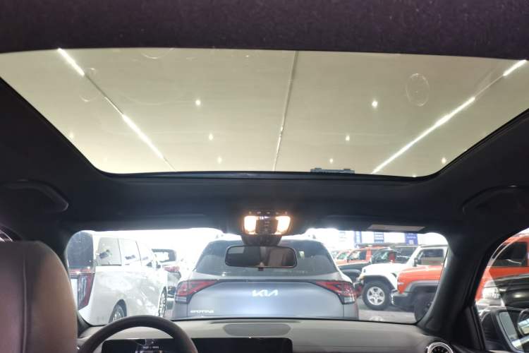 Used Mercedes-Benz GLB 2022 Updated GLB 200 Fashion Edition Headliner