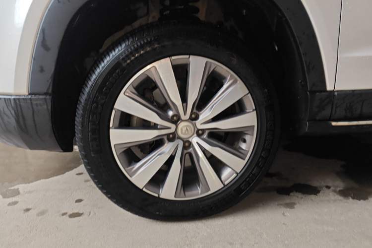 Used CHANGAN CS95 2017 2.0T Four-Wheel Drive SmartDrive Edition Left Front Wheel Hub