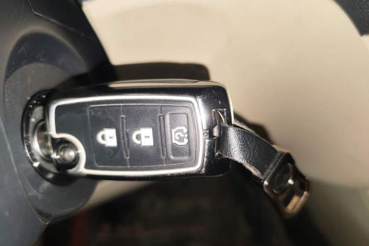 Used Dongfeng Fengon 370 2016 1.5L Manual Standard Edition SFG15-05 7 Seats