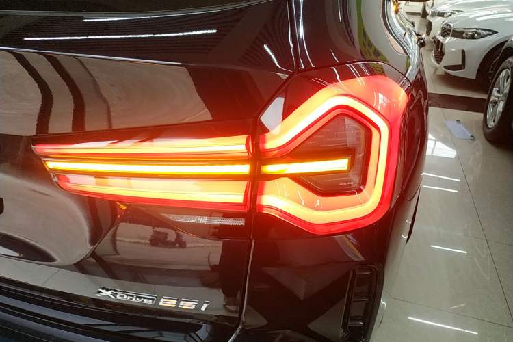 Used BMW X3 2023 xDrive25i M Sport Package Exterior 3