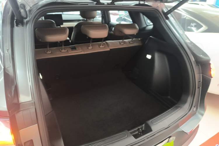 Used Wuling Xingguang S 2024 130 km Flagship Version Trunk