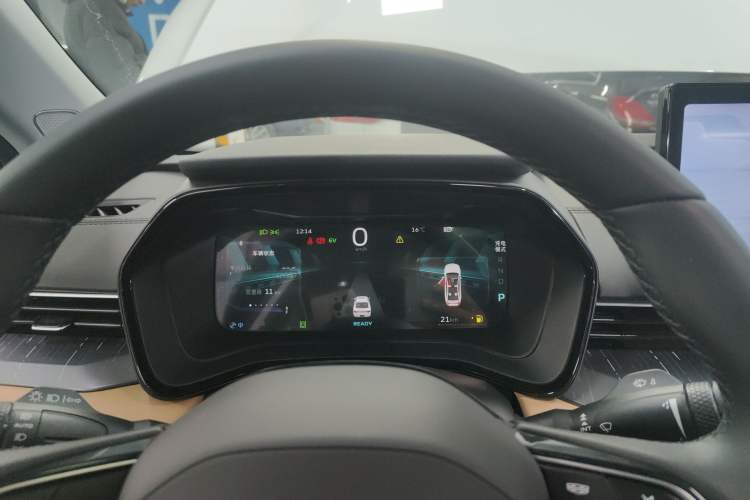 Used Geely Auto Emgrand L HiP 2024 Champion Edition 1.5TD-DHT Pro 100KM Excellence Model